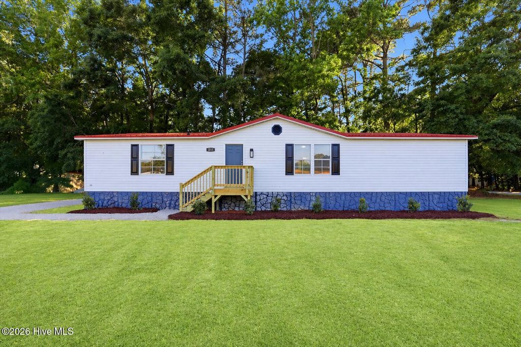 211 Duck Ridge Drive, Pikeville, NC 27863