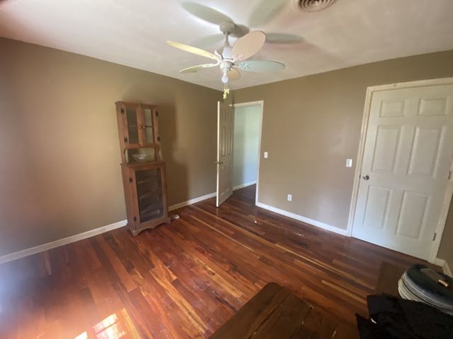 2058 Old Greenbrier Pike, Greenbrier, TN 37073