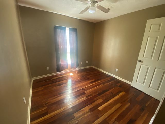 2058 Old Greenbrier Pike, Greenbrier, TN 37073