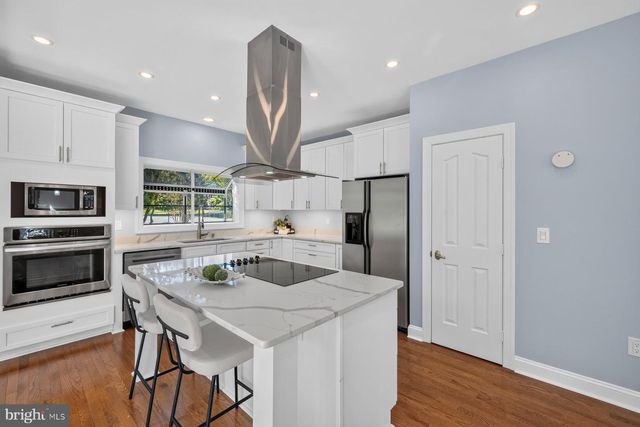 17536 APPLEWOOD LN, Rockville, MD 20855