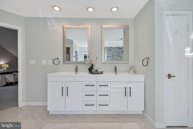 17536 APPLEWOOD LN, Rockville, MD 20855
