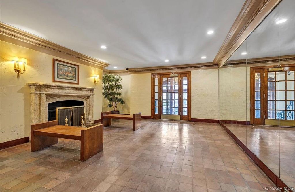 6 Burns Street 120, Forest Hills, NY 11375 — photo 4