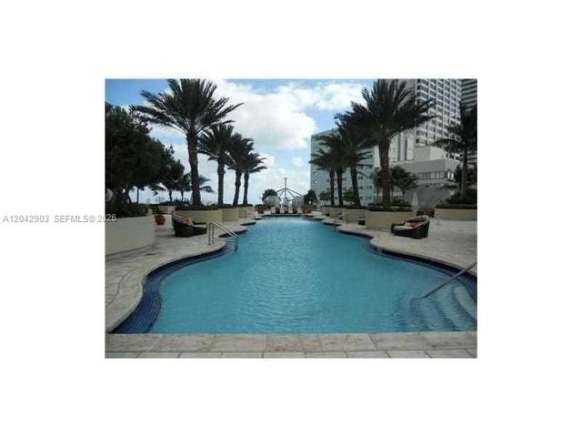 244 Biscayne Blvd 240, Miami, FL 33132