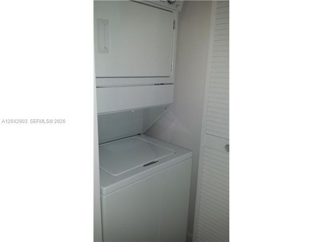 244 Biscayne Blvd 240, Miami, FL 33132