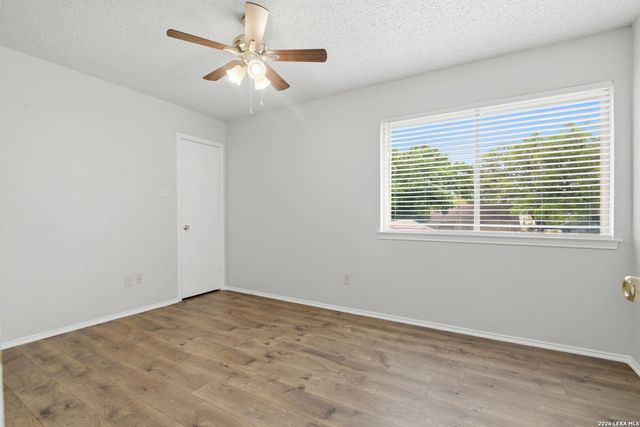 7266 SHADOW RDG, San Antonio, TX 78250