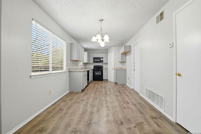 7266 SHADOW RDG, San Antonio, TX 78250