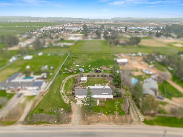 14787 Skyview Road, Madera, CA 93636