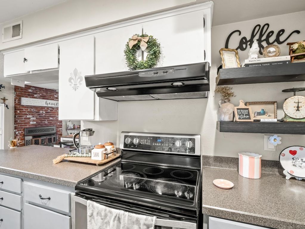 Image 12 of property listing at 14787 Skyview Road, Madera, CA 93636