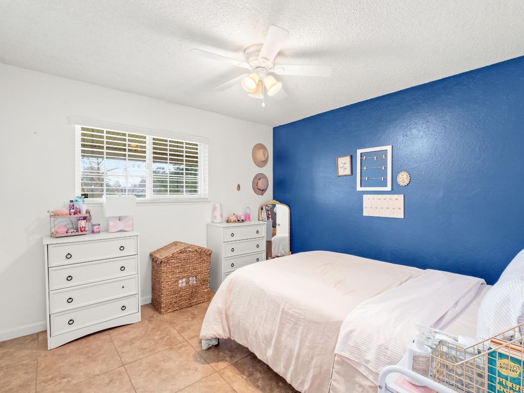 Image 14 of property listing at 14787 Skyview Road, Madera, CA 93636