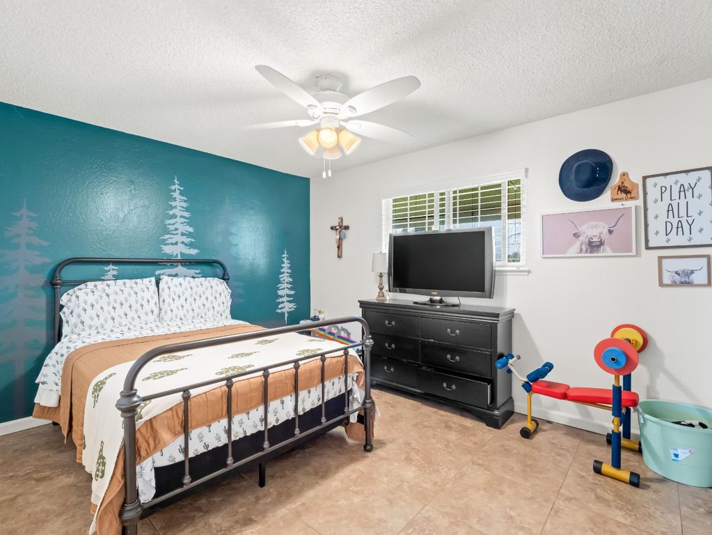 Image 16 of property listing at 14787 Skyview Road, Madera, CA 93636