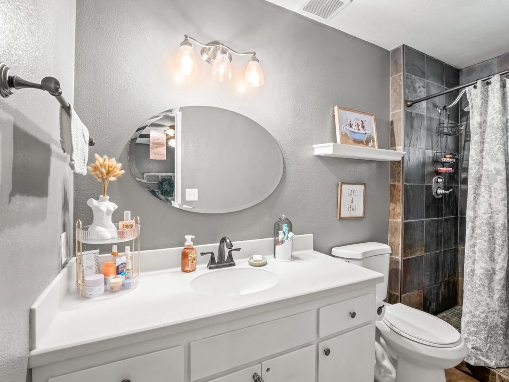 Image 19 of property listing at 14787 Skyview Road, Madera, CA 93636