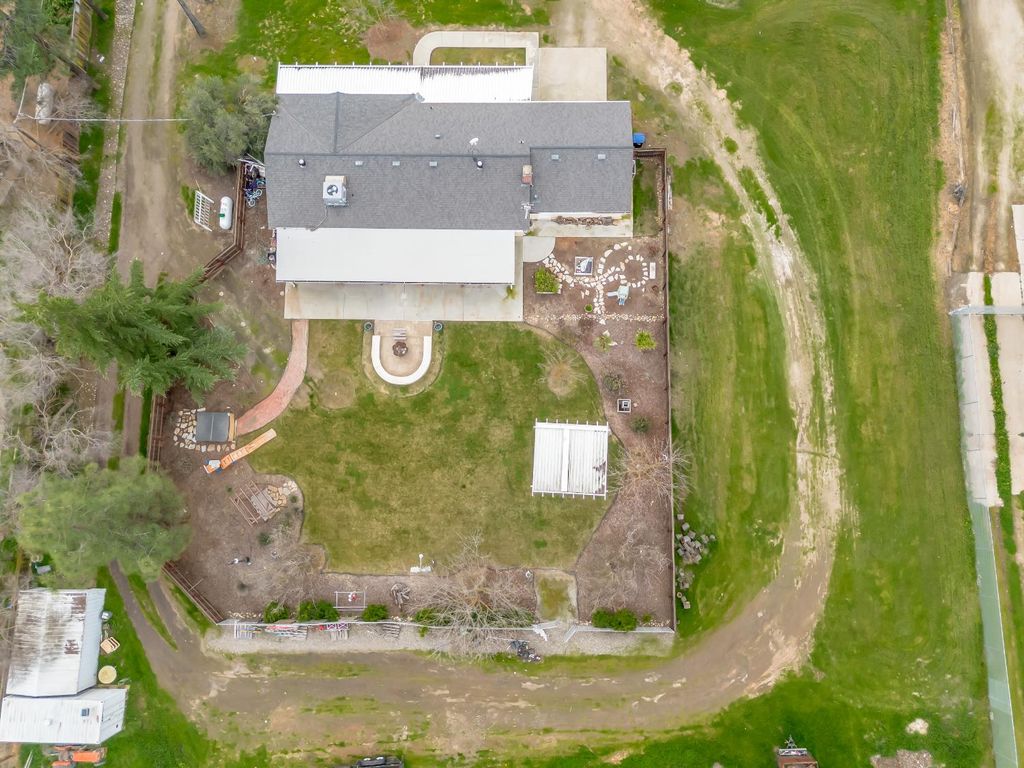 Image 29 of property listing at 14787 Skyview Road, Madera, CA 93636