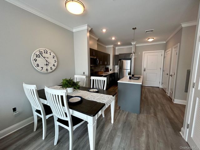 1031 E Hoffman Avenue 1031, Lindenhurst, NY 11757