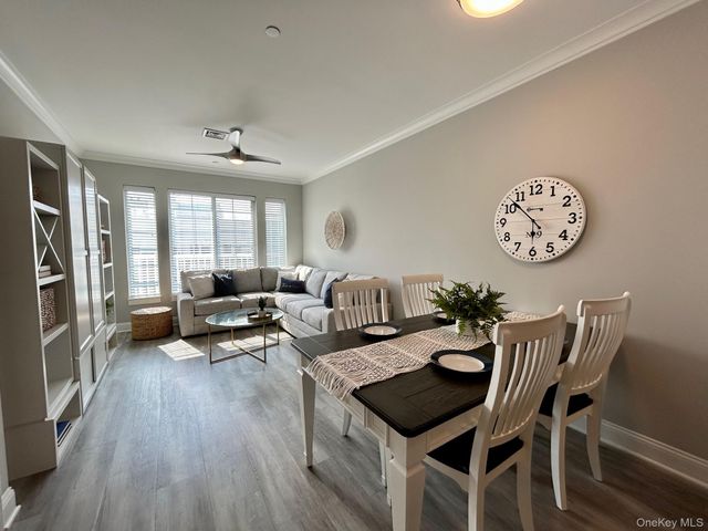 1031 E Hoffman Avenue 1031, Lindenhurst, NY 11757