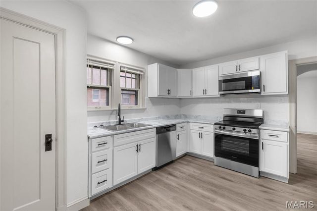 2483 Hartland Avenue, St Louis, MO 63114