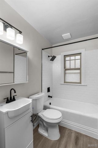 2483 Hartland Avenue, St Louis, MO 63114