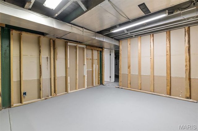 2483 Hartland Avenue, St Louis, MO 63114