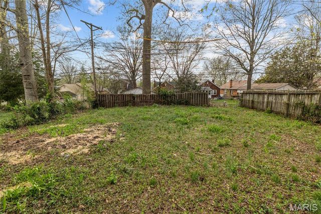 2483 Hartland Avenue, St Louis, MO 63114