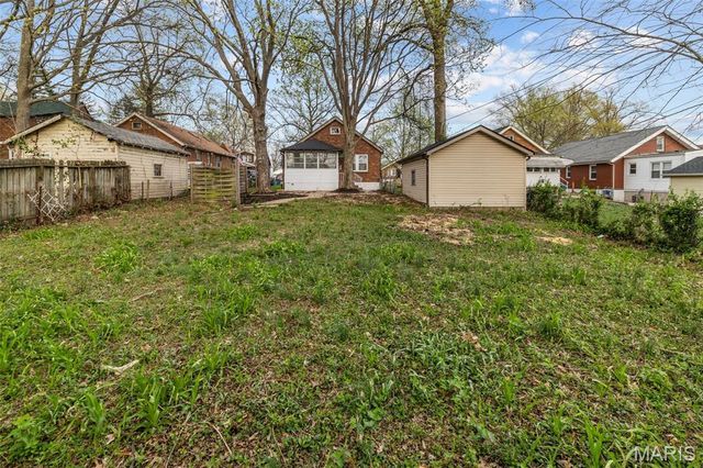 2483 Hartland Avenue, St Louis, MO 63114