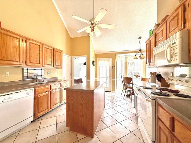 4600 SHADOW FIELD LN, Bartlett, TN 38002