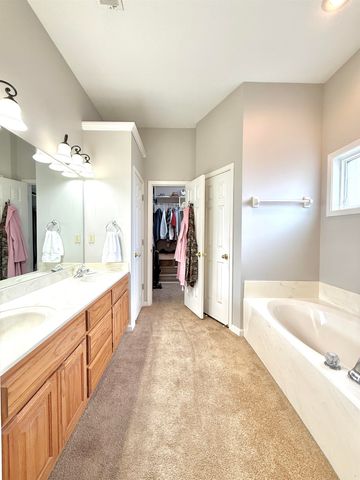 4600 SHADOW FIELD LN, Bartlett, TN 38002