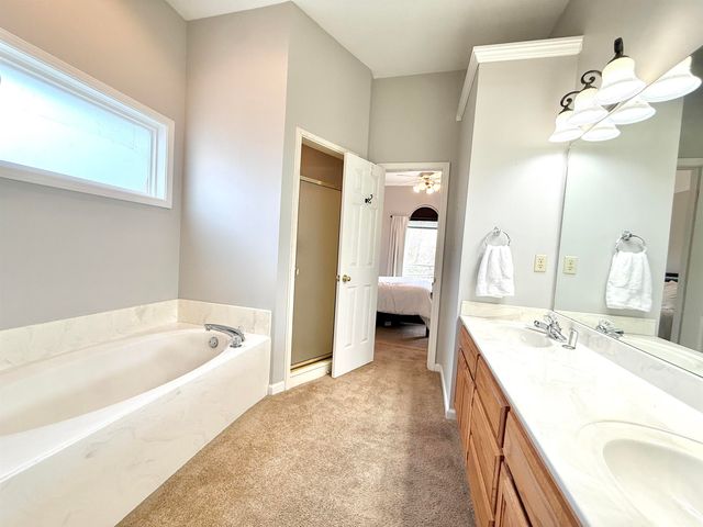 4600 SHADOW FIELD LN, Bartlett, TN 38002