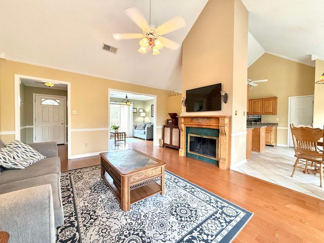 4600 SHADOW FIELD LN, Bartlett, TN 38002