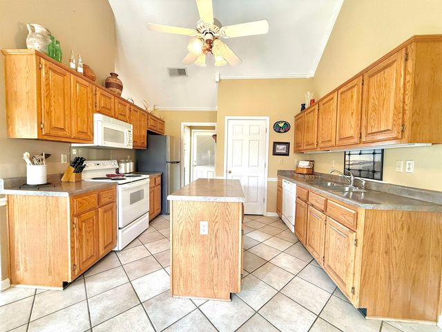 4600 SHADOW FIELD LN, Bartlett, TN 38002