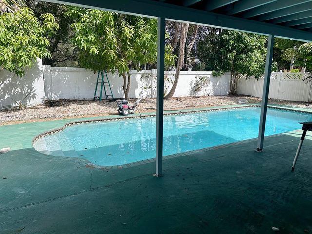 6777 NW 4th St 0, Margate, FL 33063