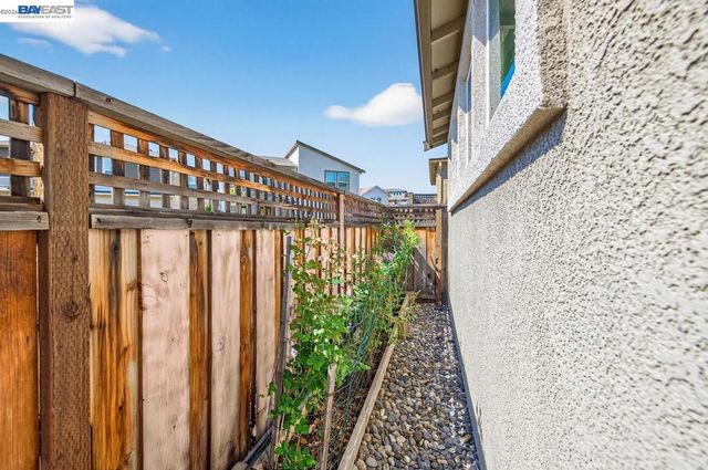 4176 Healdsburg Way, Dublin, CA 94568