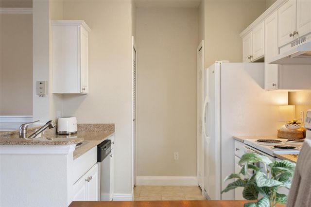 317 SOUTHERN PECAN CIRCLE 102, Winter Garden, FL 34787