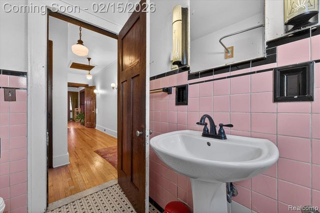 241 Moss Street, Highland Park, MI 48203