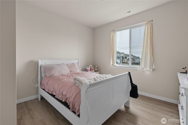 2120 SW Putnam Drive, Oak Harbor, WA 98277