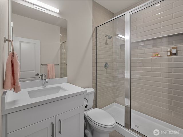 2120 SW Putnam Drive, Oak Harbor, WA 98277