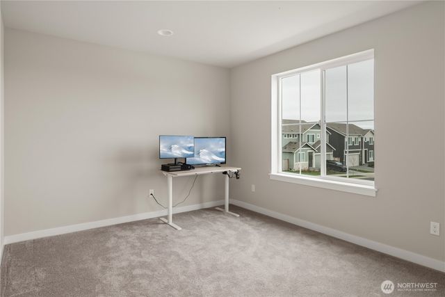 2120 SW Putnam Drive, Oak Harbor, WA 98277