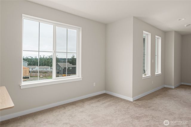 2120 SW Putnam Drive, Oak Harbor, WA 98277