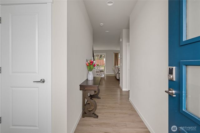 2120 SW Putnam Drive, Oak Harbor, WA 98277