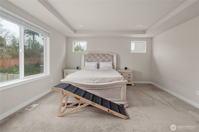 2120 SW Putnam Drive, Oak Harbor, WA 98277