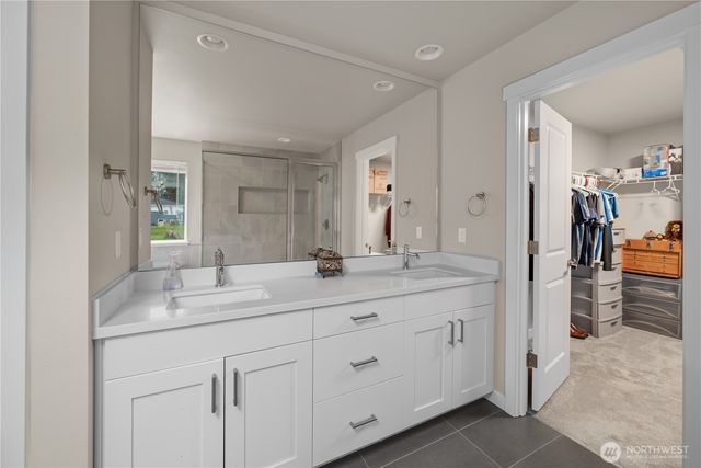 2120 SW Putnam Drive, Oak Harbor, WA 98277