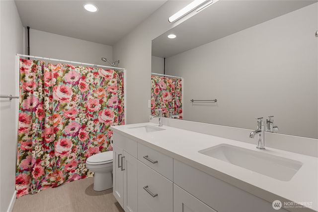 2120 SW Putnam Drive, Oak Harbor, WA 98277