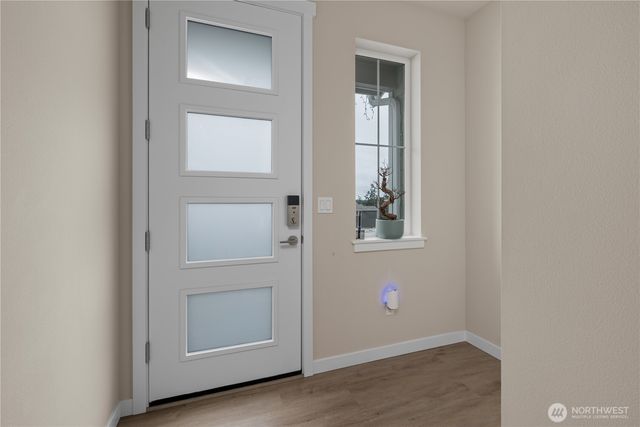 2120 SW Putnam Drive, Oak Harbor, WA 98277