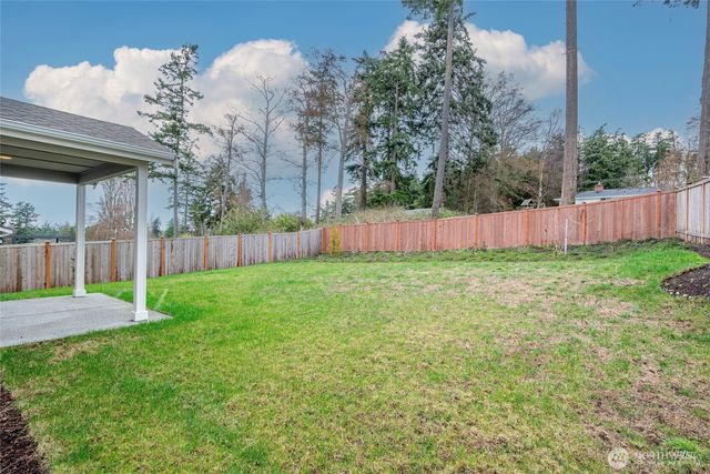 2120 SW Putnam Drive, Oak Harbor, WA 98277