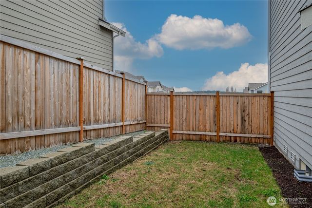 2120 SW Putnam Drive, Oak Harbor, WA 98277