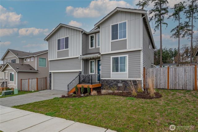 2120 SW Putnam Drive, Oak Harbor, WA 98277