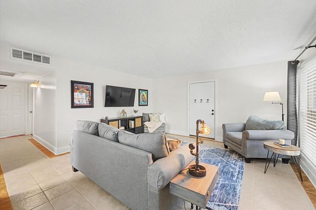 3224 Timmons Lane 141, Houston, TX 77027