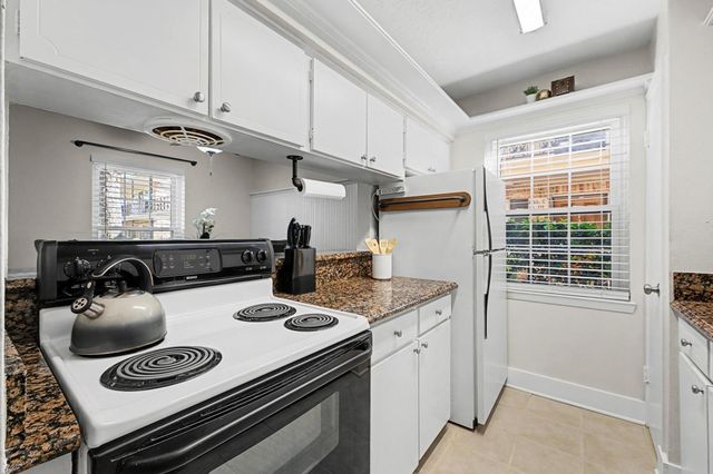 3224 Timmons Lane 141, Houston, TX 77027