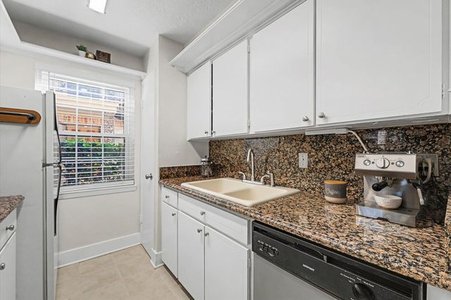 3224 Timmons Lane 141, Houston, TX 77027