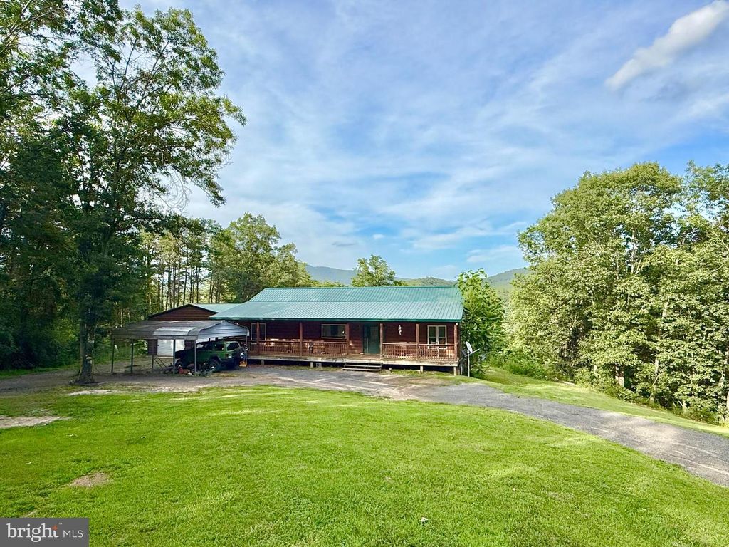 560 PIN OAK RD, Moorefield, WV 26836