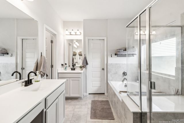 4902 Oxbow Bend, St Hedwig, TX 78152