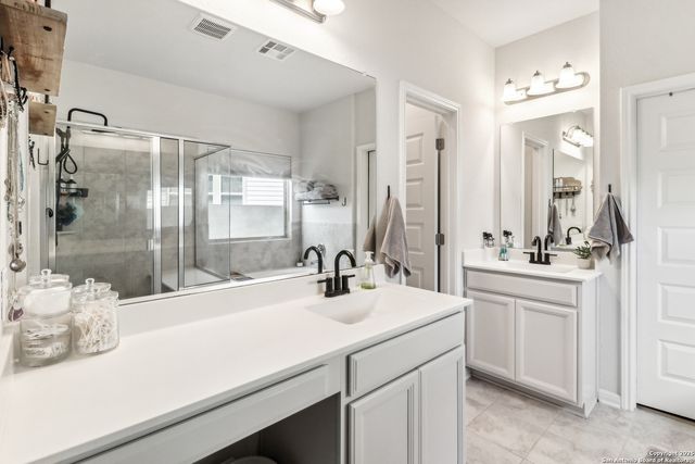 4902 Oxbow Bend, St Hedwig, TX 78152